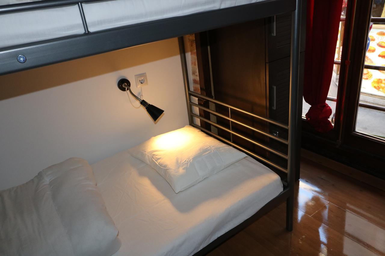 I Love Madrid Hostel Exterior photo